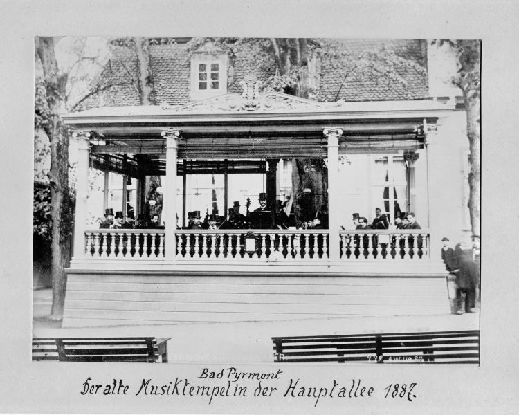 Datei:1887-musikpavillon-hauptallee-stecher-Fo2586.jpg
