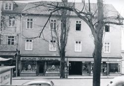 Schoko Schramm Brunnenstraße 43 um 1955 : Quelle: Museum im Schloss