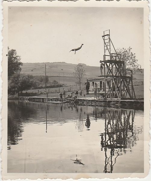 Datei:193x-Wilhelm Quante-Kopfsprung.jpg