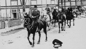 1950er-Wienecke-Reitereskorte-Schützen.jpg