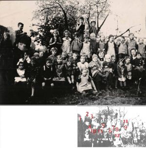 1938 Holzhäuser Kindergarten.jpg