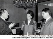 Quelle: Archiv der Dewezet Im Jahr 1967 übernahm das Ehepaar Dietger und Brigitte Peterkes als Pächter das erneut renovierte Hotel.