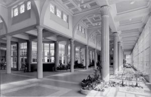 Wandelhalle 195x.jpg