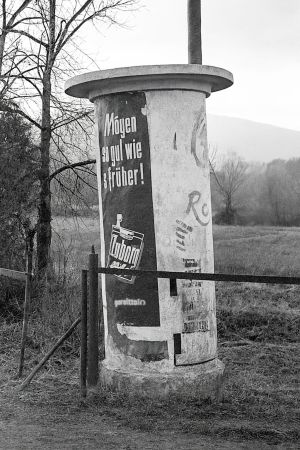 1951-dewezet-Litfasssäule.jpg